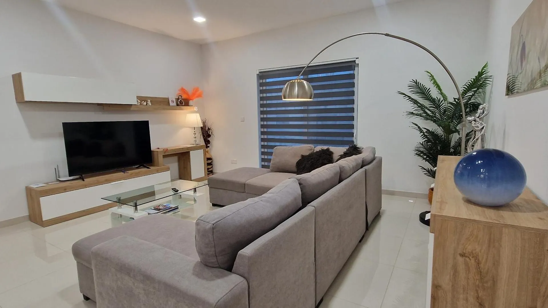 Carousel Apartments Qrendi 0*,  Malta